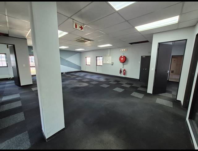 905M² OFFICE TO LET IN WOODMEAD